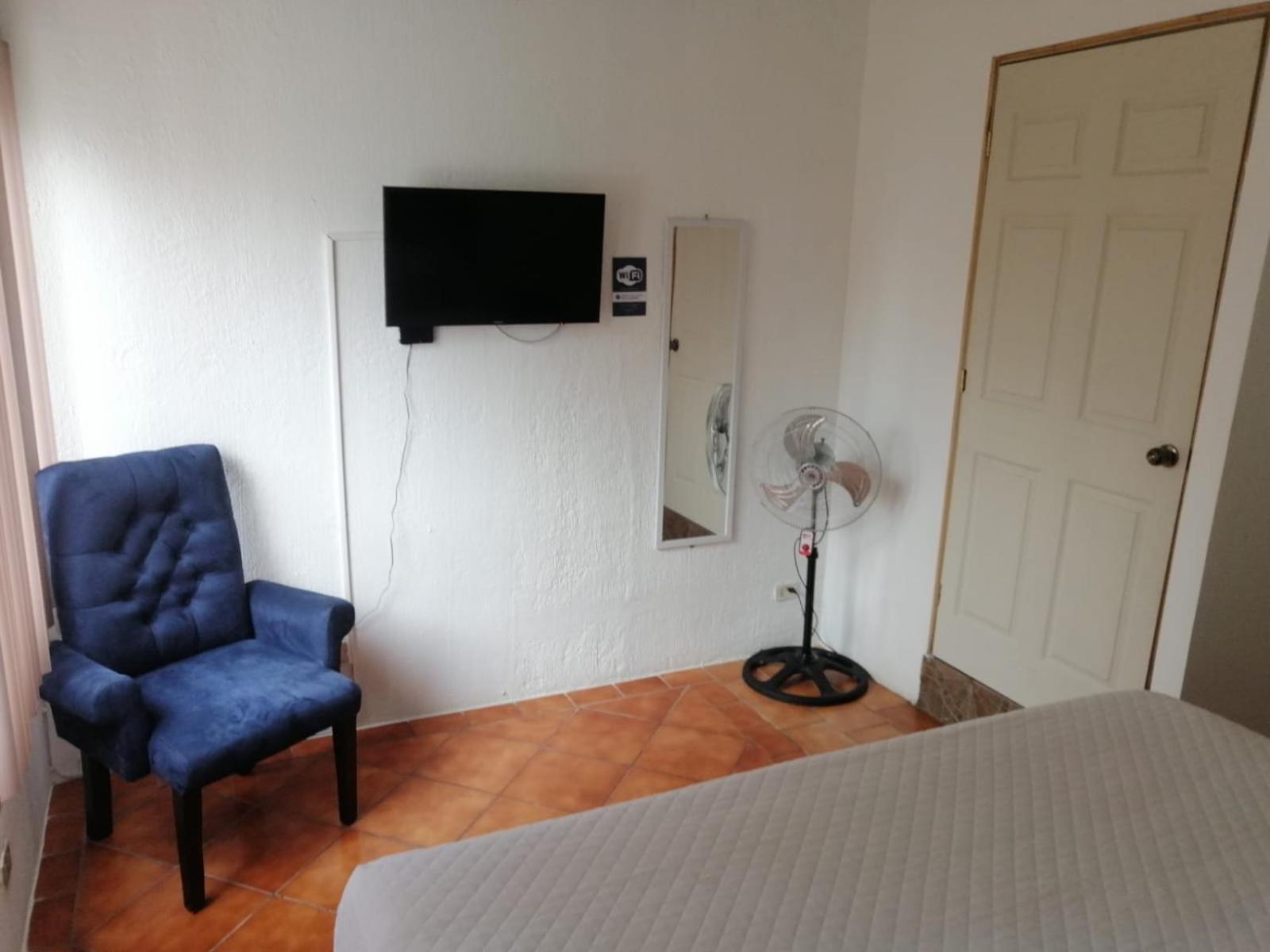 Global Airport Inn Free Shuttle グアテマラシティ エクステリア 写真